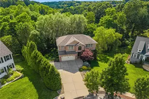 305 Daniela Dr, Allegheny Township, PA 15068 - Photo 2