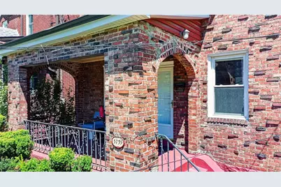 5735 Pocusset St, Pittsburgh, PA 15217 - Photo 2