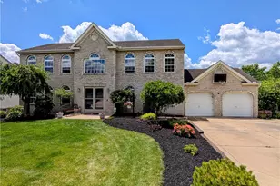 570 Peregrine Dr, North Huntingdon, PA 15642 - Photo 2