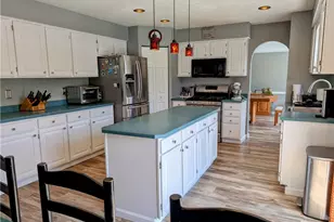 570 Peregrine Dr, North Huntingdon, PA 15642 - Photo 8