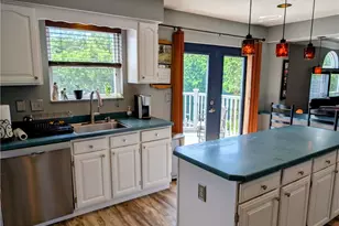 570 Peregrine Dr, North Huntingdon, PA 15642 - Photo 6