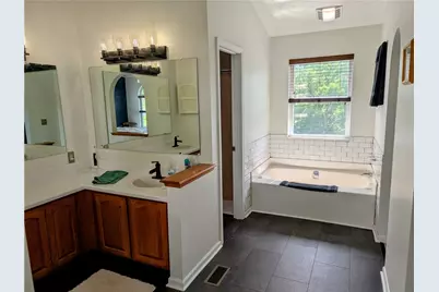 570 Peregrine Dr, North Huntingdon, PA 15642 - Photo 22