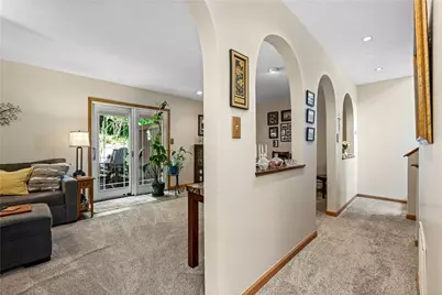 162 Old English Rd, Ross Twp, PA 15237 - Photo 4