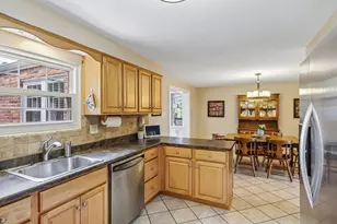 1021 Balmoral Dr, Pittsburgh, PA 15237 - Photo 10