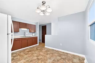 930 Academy Heights Dr, Hempfield Township, PA 15601 - Photo 4