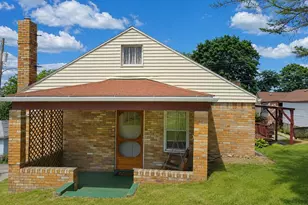 913 Hancock Ave, Vandergrift, PA 15690 - Photo 1