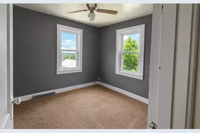 913 Hancock Avenue, Vandergrift, PA 15690 - Photo 12