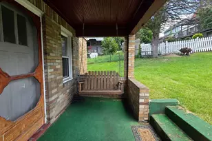 913 Hancock Ave, Vandergrift, PA 15690 - Photo 2