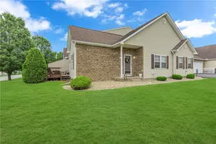 106 Clearwater Dr, Franklin Township, PA 16117 - Photo 2