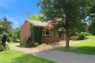171 Cassia Dr, Jefferson Hills, PA 15025 - Photo 2