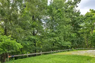 616 Woodburn Ln, Hempfield Township, PA 15601 - Photo 4