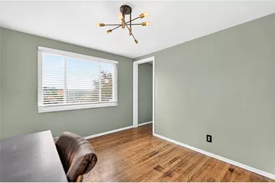 297 Patterson Ave, Bridgeville, PA 15017 - Photo 18
