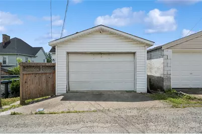 12 Foster Ave, Irwin, PA 15642 - Photo 4