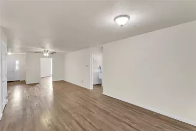 565 Sunview Cir, Derry Township, PA 15650 - Photo 6