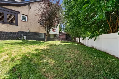2329 Spokane Ave, Pittsburgh, PA 15210 - Photo 22