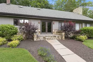 129 Chestnut Hl Ln, Seven Springs, PA 15622 - Photo 2
