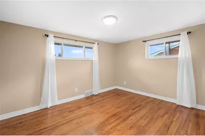 1654 Hollyrood Rd, Pittsburgh, PA 15227 - Photo 10