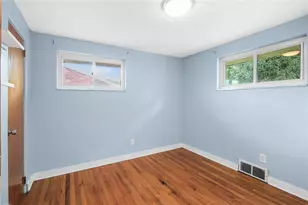 1654 Hollyrood Rd, Pittsburgh, PA 15227 - Photo 12