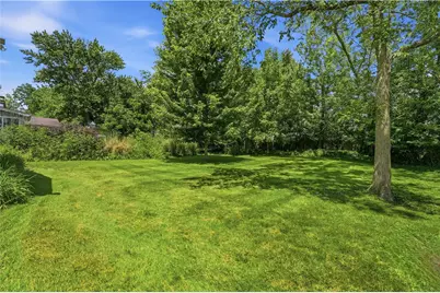 121 E Clen Moore Blvd, New Castle, PA 16105 - Photo 4