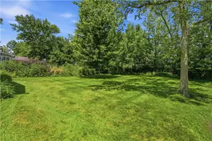 121 E Clen Moore Blvd, New Castle, PA 16105 - Photo 4
