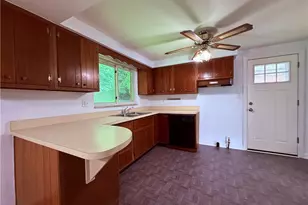 324 Dorothy Dr, Pittsburgh, PA 15235 - Photo 2