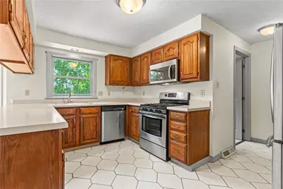 5848 Brian Dr, Bethel Park, PA 15102 - Photo 8