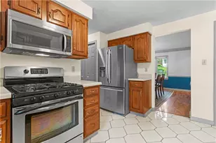 5848 Brian Dr, Bethel Park, PA 15102 - Photo 10