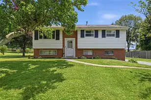158 Westwood Manor, Twp of But NW, PA 16001 - Photo 1