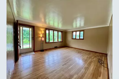 206 Clinton Dr, Sewickley Township, PA 15637 - Photo 6