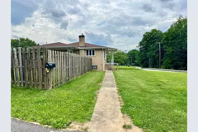 206 Clinton Dr, Sewickley Township, PA 15637 - Photo 4