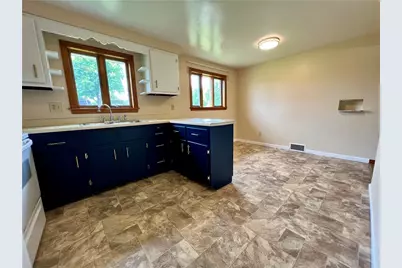 206 Clinton Dr, Sewickley Township, PA 15637 - Photo 12
