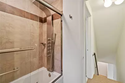 3931 Boulevard Dr, Pittsburgh, PA 15217 - Photo 16