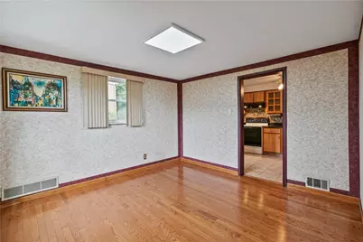 3931 Boulevard Dr, Pittsburgh, PA 15217 - Photo 4
