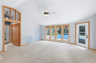 1860 Rockwell Dr, Hermitage, PA 16148 - Photo 12