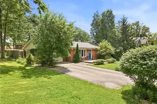 1860 Rockwell Dr, Hermitage, PA 16148 - Photo 4