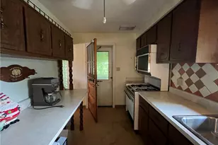 2203 Lindalan Dr, Elizabeth Twp/Boro, PA 15135 - Photo 6