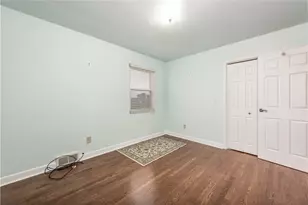 979 Crest Ln, Scott Township, PA 15106 - Photo 8