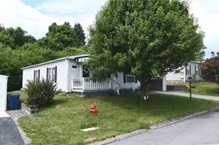 16 Northridge Cir, Robinson Twp, PA 15106 - Photo 2