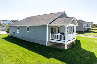 321 Coughton Cross Dr, Lancaster Township, PA 16037 - Photo 32