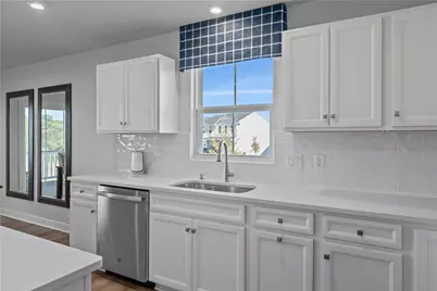 321 Coughton Cross Dr, Lancaster Township, PA 16037 - Photo 8