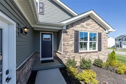 321 Coughton Cross Dr, Lancaster Township, PA 16037 - Photo 34