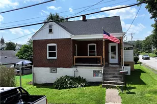 1030 Scott Ave, Jeannette, PA 15644 - Photo 2