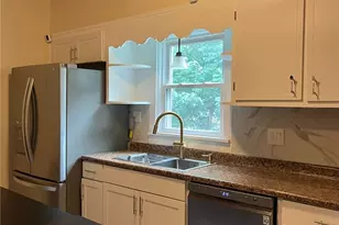 1030 Scott Ave, Jeannette, PA 15644 - Photo 16