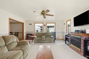 219 Maple Dr, Brighton Township, PA 15009 - Photo 12