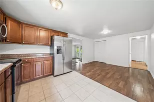 536 Vale Dr, Pittsburgh, PA 15239 - Photo 14