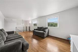 536 Vale Dr, Pittsburgh, PA 15239 - Photo 8