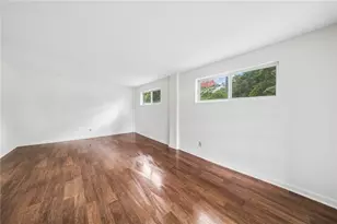 536 Vale Dr, Pittsburgh, PA 15239 - Photo 24