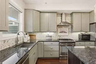 2652 Larkins Wy, Pittsburgh, PA 15203 - Photo 14