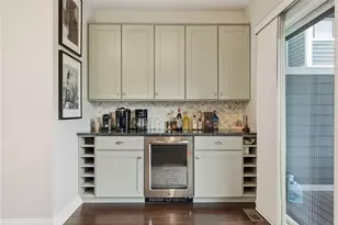 2652 Larkins Wy, Pittsburgh, PA 15203 - Photo 18
