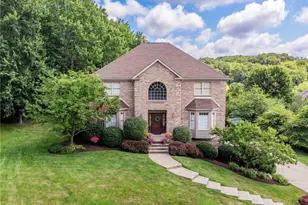 402 Honey Locust Dr, Cranberry Township, PA 16066 - Photo 12